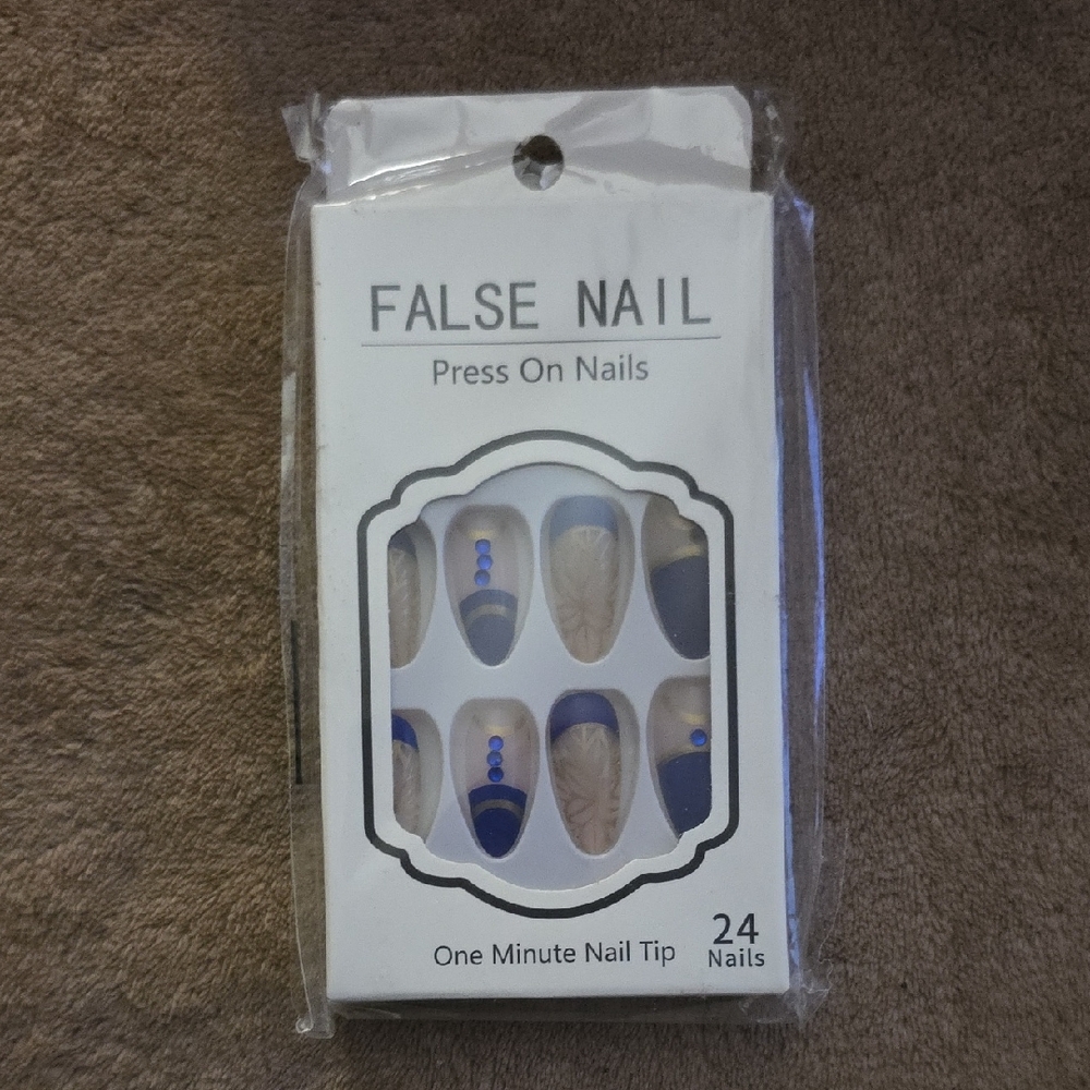 🔥5 For $40 NWT Press On Nail Set